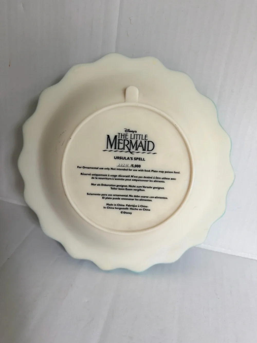 Disney Little mermaid edition 3D plate Ursula in Teal Purple & Black #2224 15000